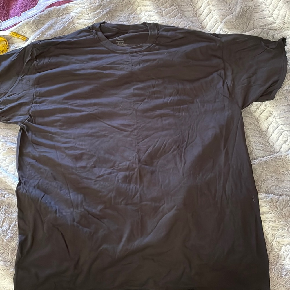 NWOT Hanes Black ComfortSoft Tshirt w/ Pocket, Size M or XL